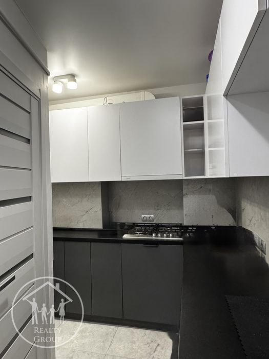 Двокімнатна квартира на Богомольця з паркомісцем! закритий двір