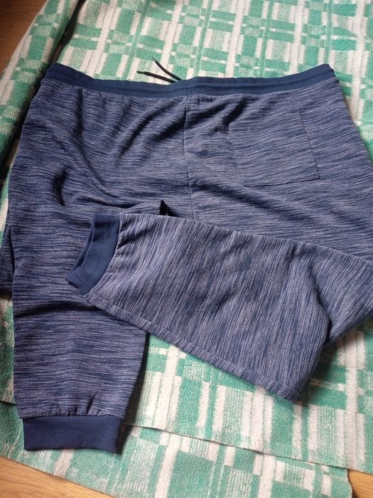 Duże spodnie dresowe 6 xl.