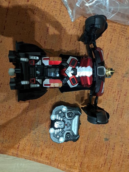 auto zmieniające się w robota