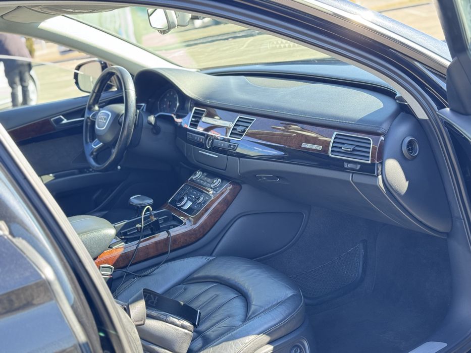 Ауді А8. Квадро 3.0 На повній комплектації