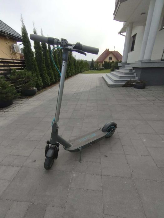 Hulajnoga elektryczna Motus Scooty 10 Plus (2023) – sprawna, po serwisie.