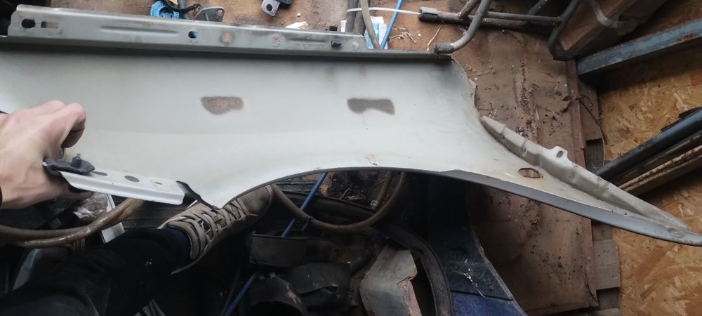 Крило переднє Опель вектра б opel vectra b праве ліве усілітель бампер