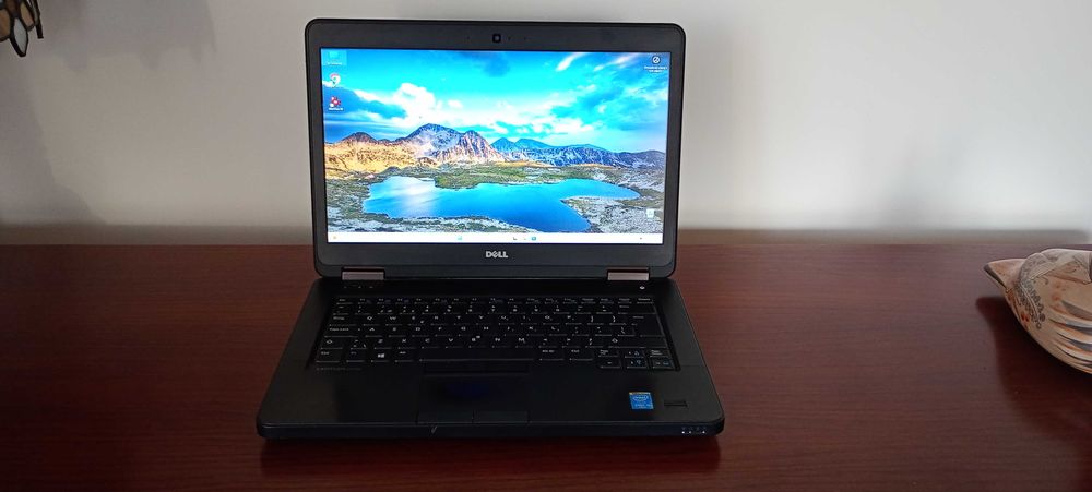 Laptop DELL 4x2.6  8GB RAM SSD 240GB Windows 11 świeża instalacja