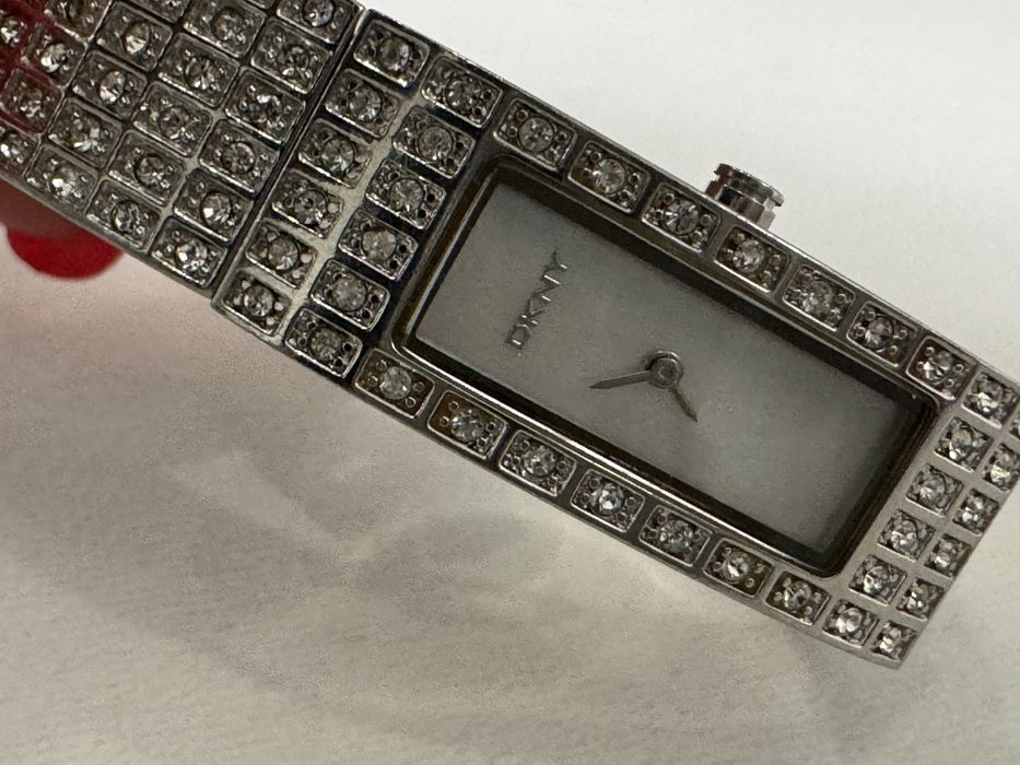 Годинник DKNY в гарному стані