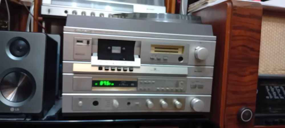 Radio gira discos  Grundig