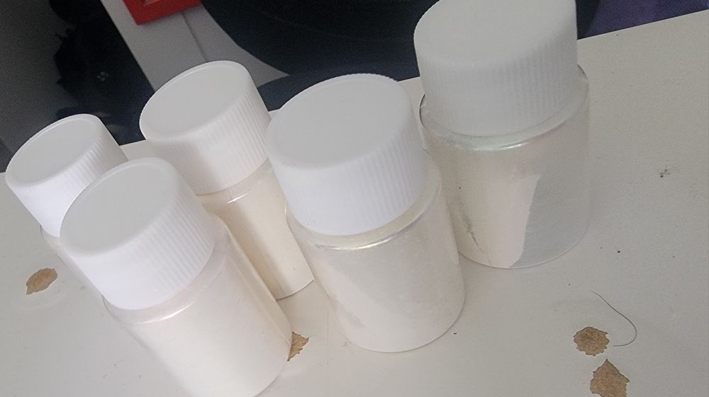 Pó cromado e unha soft gel