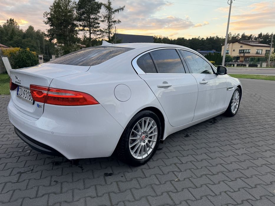 Sprzedam/ Zamienie Jaguar Xe 2.0  biała perła