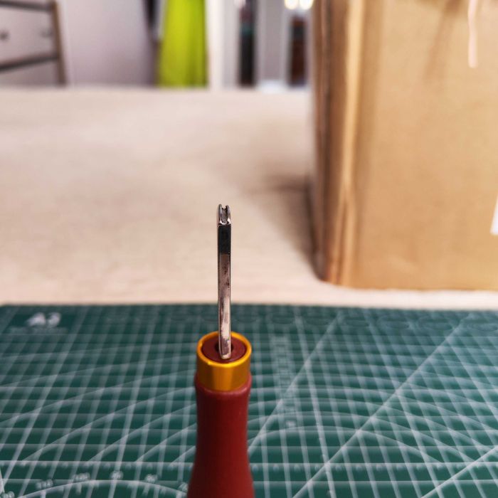 Bigówka do skóry (creaser)