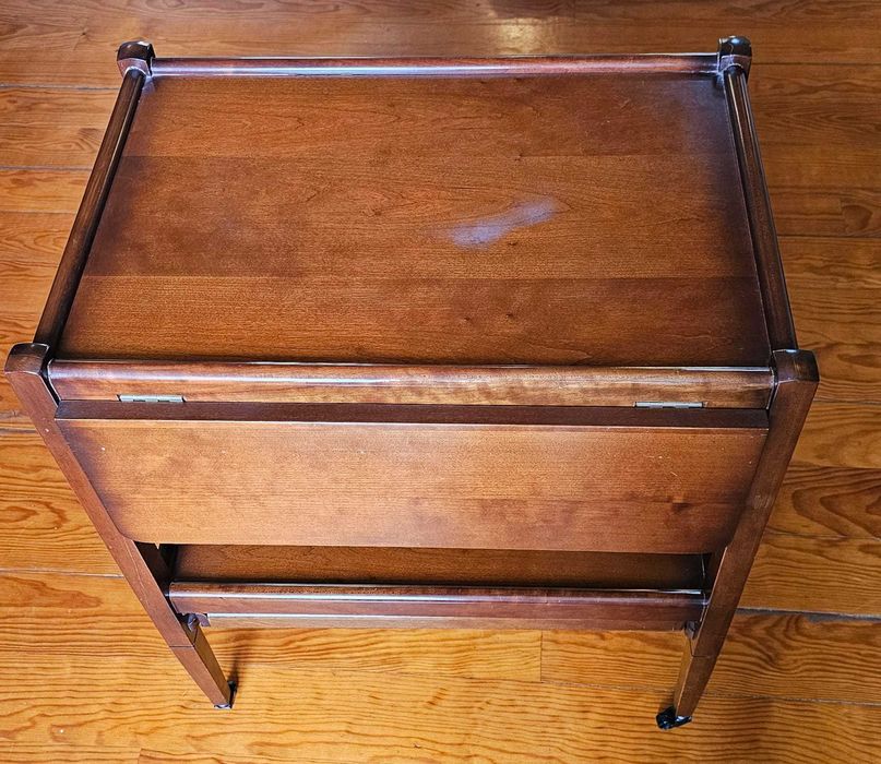 Mesa de apoio madeira extensível com gaveta lateral – estilo clássico