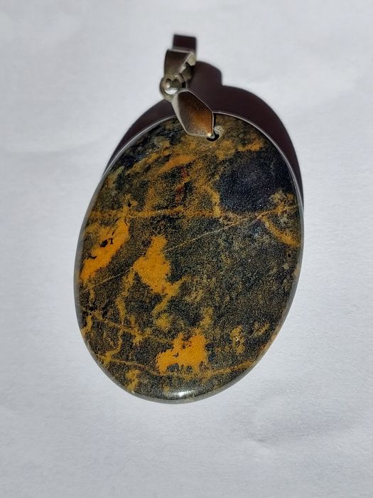 Кулон из натурального камня