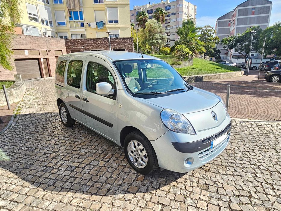 Renault Kangoo 1.5 Dci Adaptada / Rampa Para Cadeira Rodas / TPMR