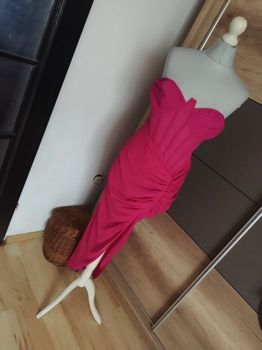 Różowa sukienka gorsetowa z marszczeniem r.42