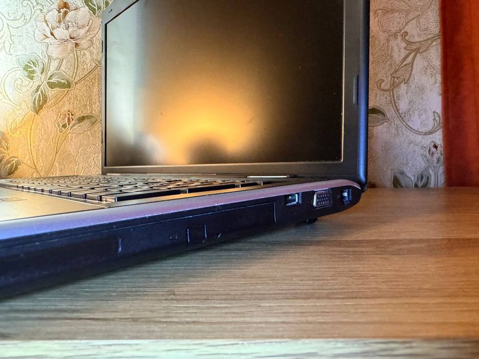 Продам Ноутбук  Б/В