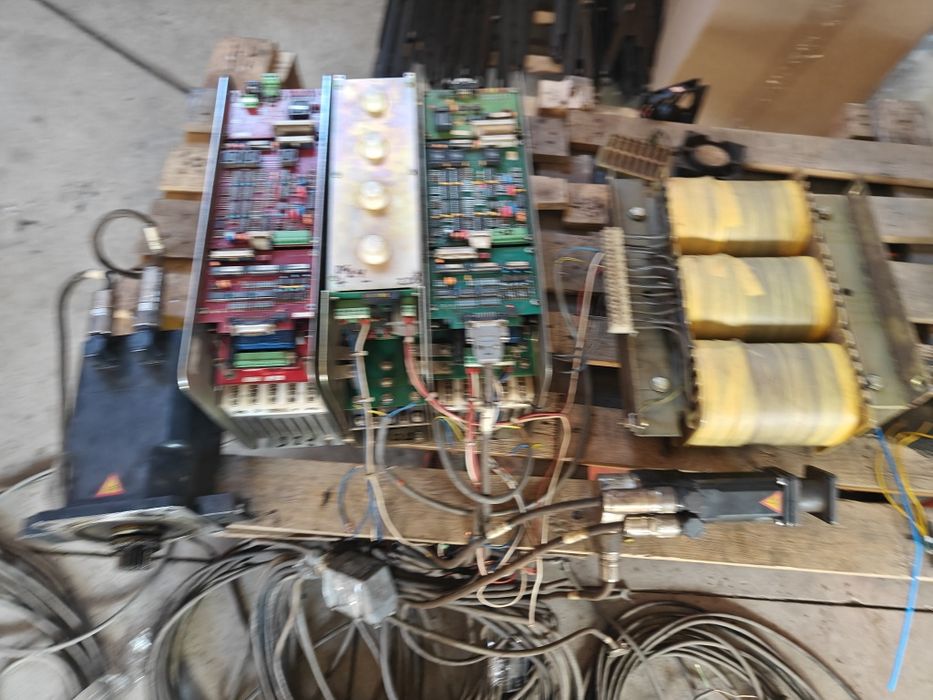 Сервомотори з драйверами і трансформатором