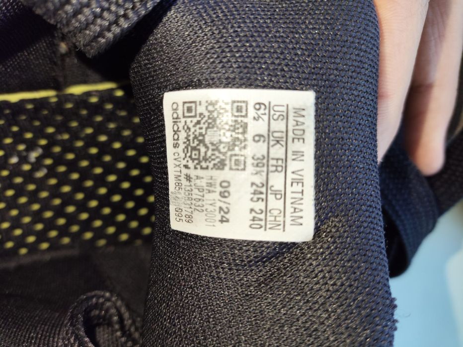 Ténis originais  marca Adidas