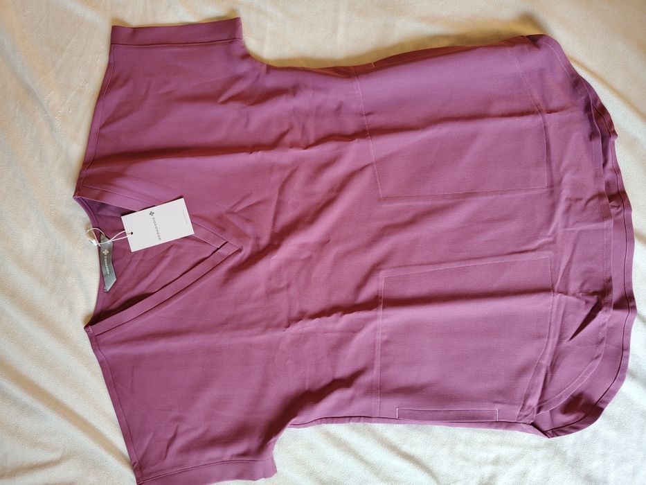 Bluza medyczna Kendall Berry Shake S nowa. Scrubs medyczny w kolorze fioletowo-jagodowym