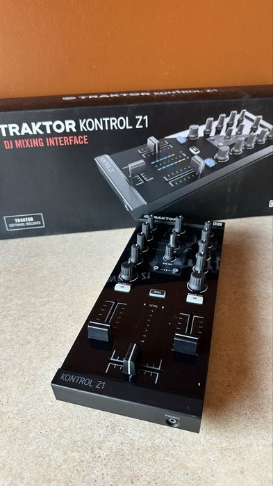 Dj контроллер Native Instruments Traktor Kontrol Z1: 5 000 грн