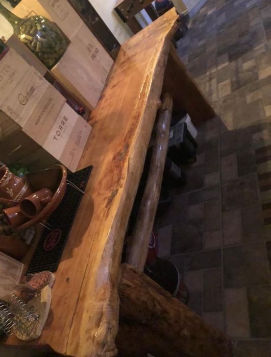 Mesa refeição ou sala, rústica. Peça única e irrepreensível