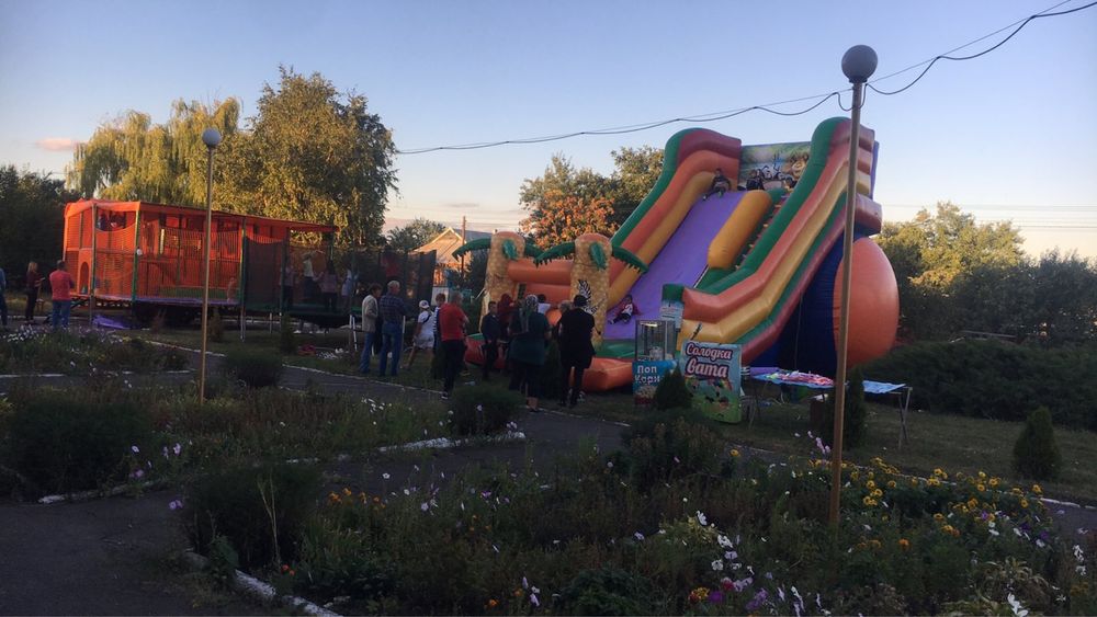 Горка батут лабіринт спорт батут солодка вата свято атракціони оренда