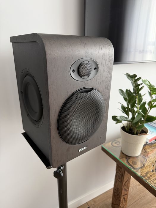 Focal Shape 65 студійні монітори, пара + стійки в подарунок