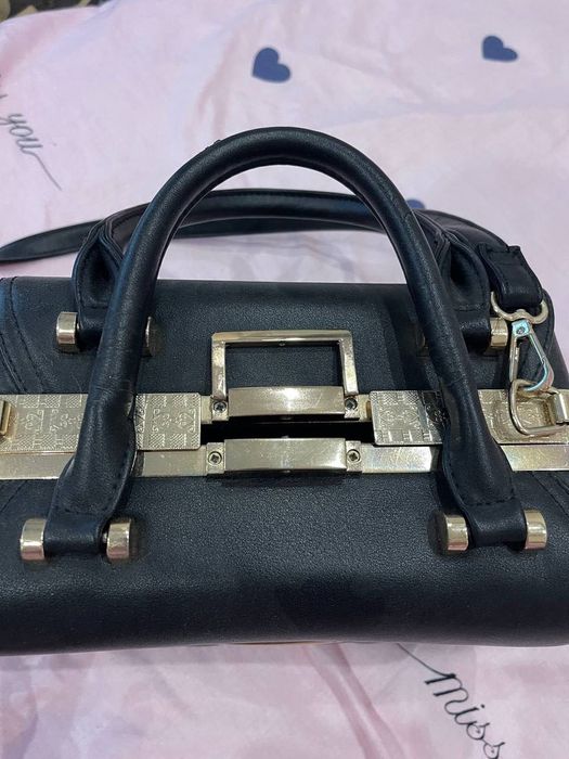 Жіноча чорна сумка