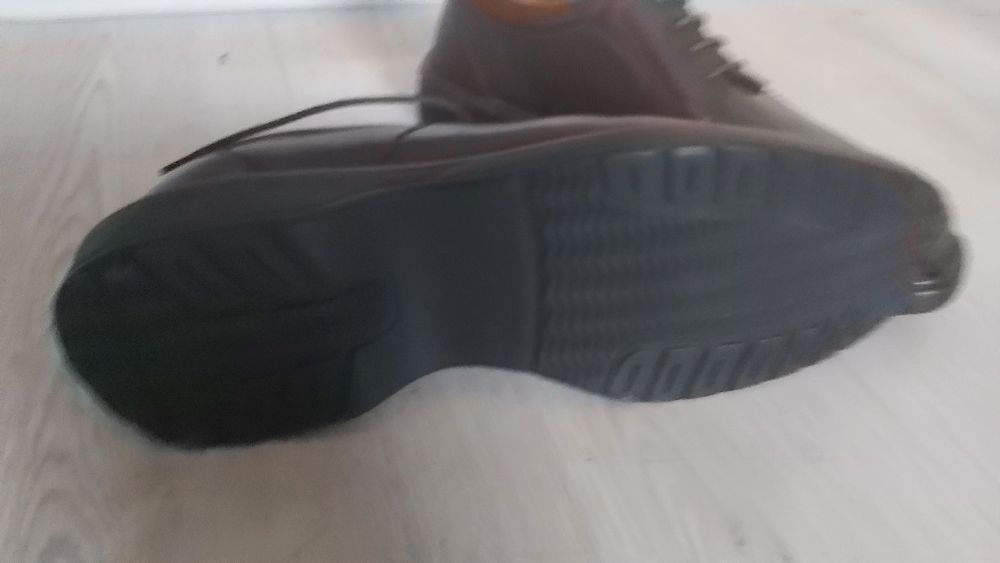 Buty nowe z Holandii skóra naturalna Falcon 43