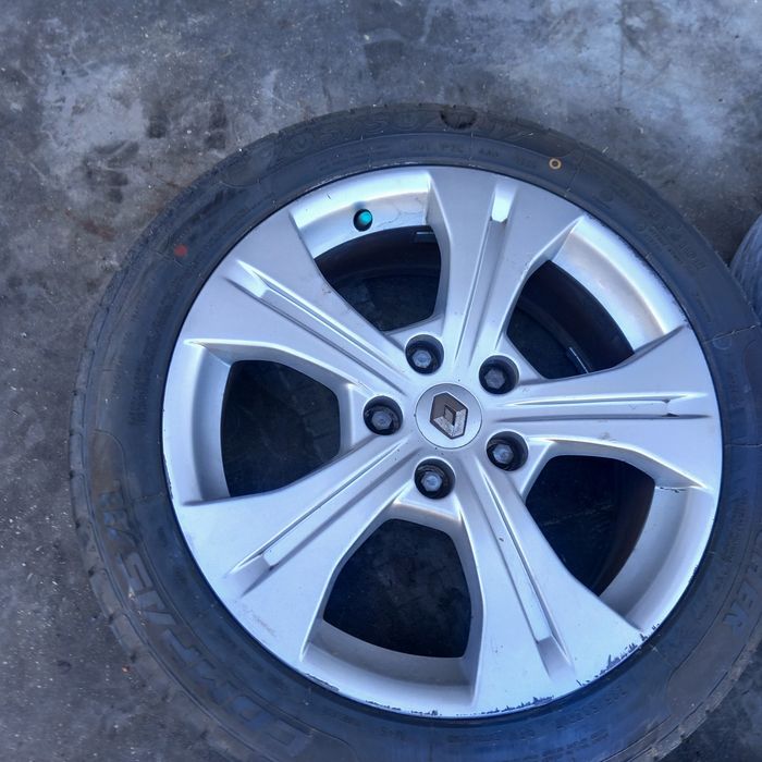 Jantes 17 renault megane 3 coupe com pneus bons 205 50 17