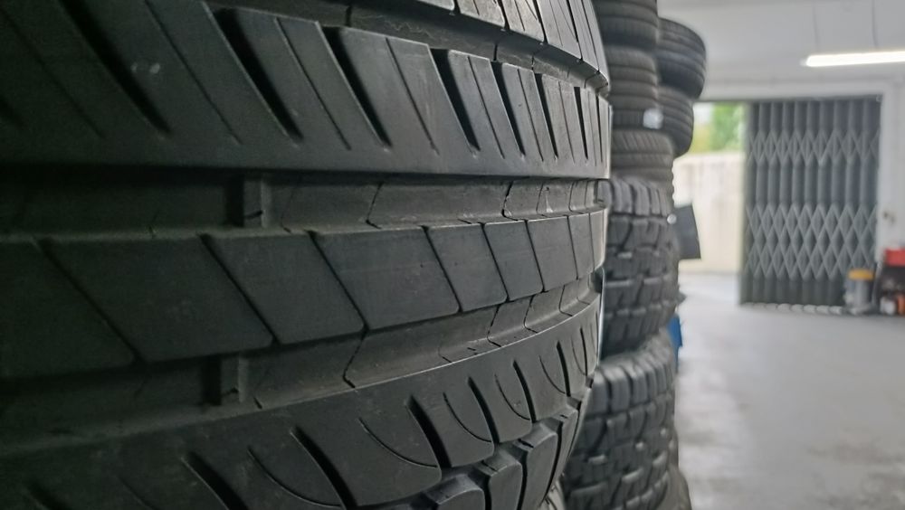 Pneus 215/65/16 continental