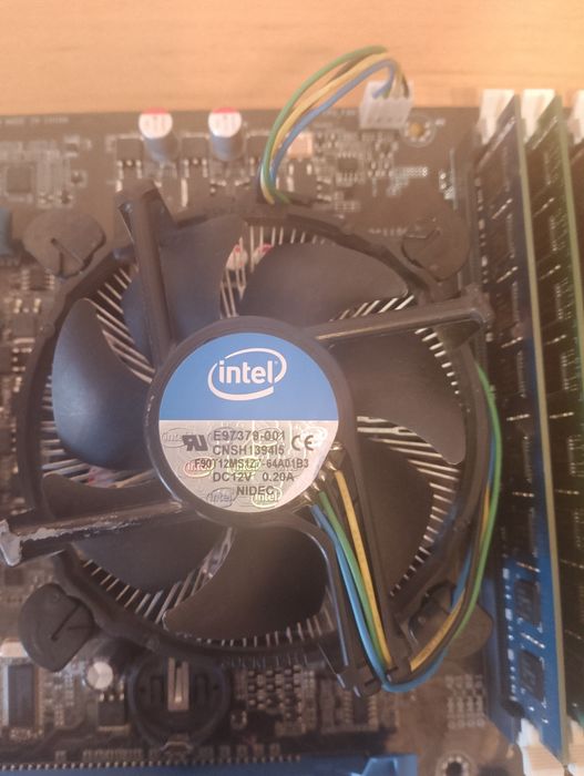 Материнская плата