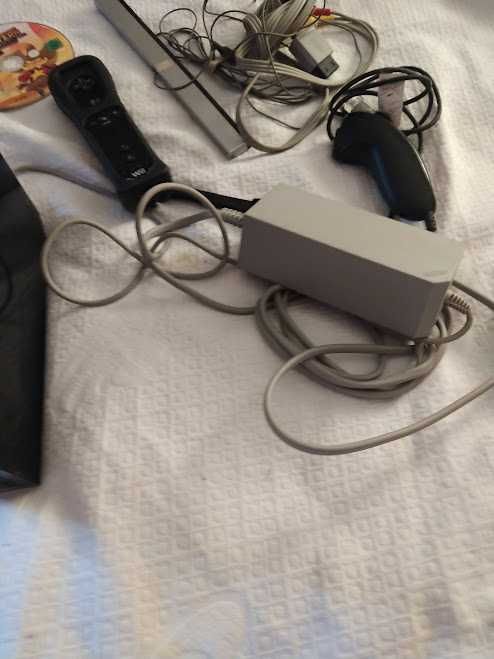 Consola Nintendo Wii com acessórios a funcionar, oferta de 1 Jogo/112