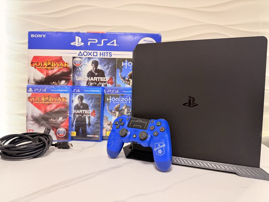 Playstation 4 slim 500Gb 2 геймпади