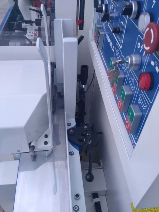 Podajnik magazynek do strugarki czterostronnej nowy