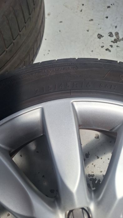 Vendo jantes com pneus 215/45 R16