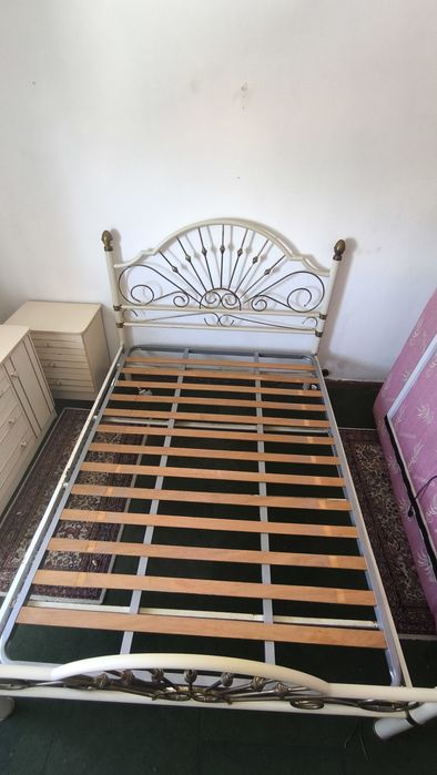 Cama de Casal em Ferro Desmontável + Colchão Oferta