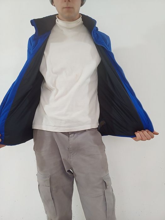 Куртка чоловіча синя.