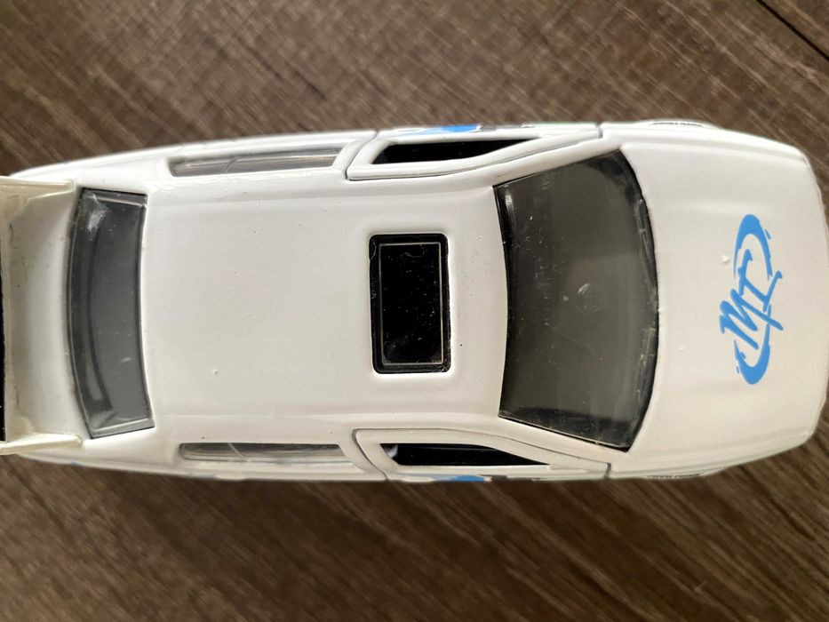 Carro brinquedo metalico