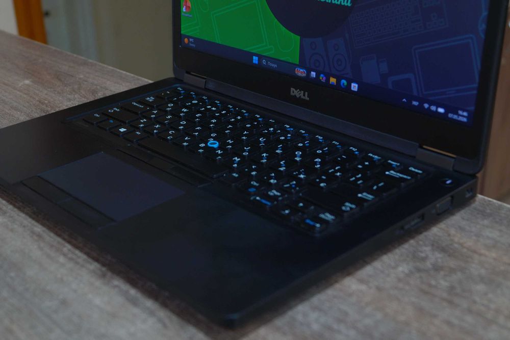 ГАРАНТІЯ Dell (FullHD/Core i5-7440HQ/RAM 8ГБ DDR4/SSD 256ГБ/930MX 2ГБ)TVOYO