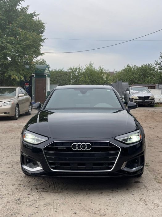 Audi A4 2021 року