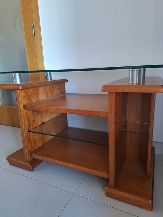 Móvel TV com linhas modernas