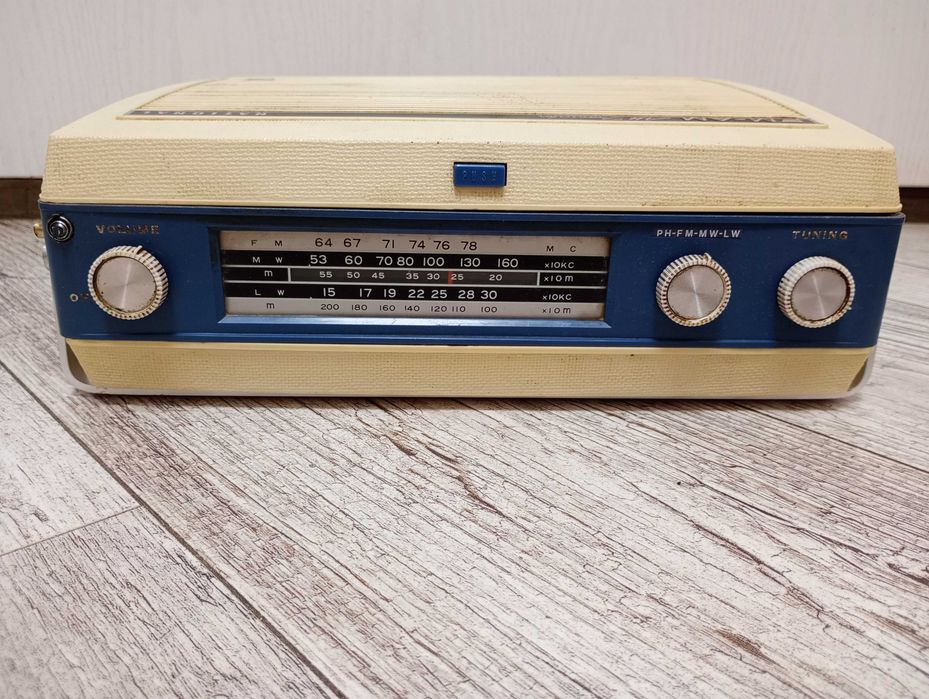 Radio z  gramofonem NATIONAL 60L Japonia