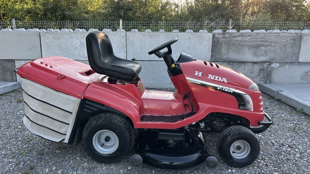 Kosiarka traktorek Honda