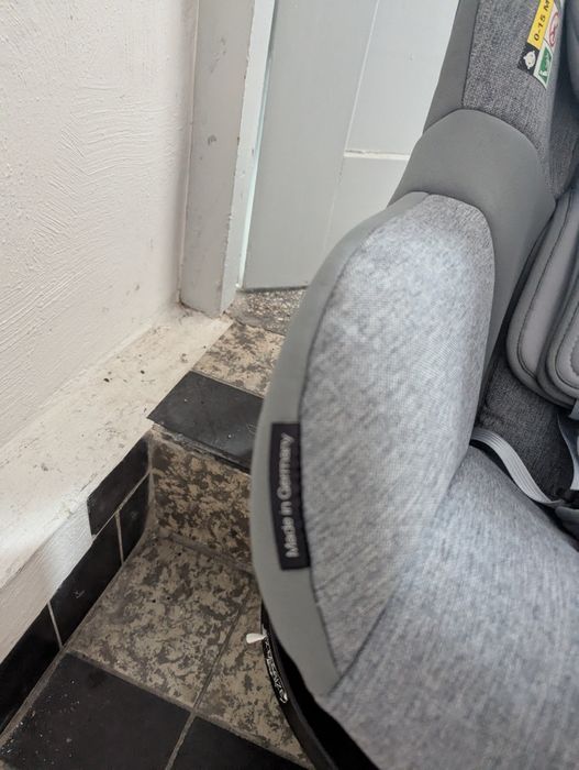 Поворотне 360° автокрісло Britax Römer Dualfix M i-Size