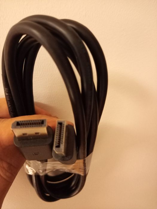 Vários cabos informáticos64738226019203123