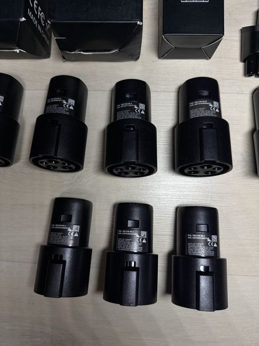 Перехідник адаптер для зарядки Tesla SAE J1772.