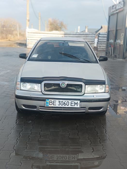 Skoda Octavia tour 1.6 газ-бензин