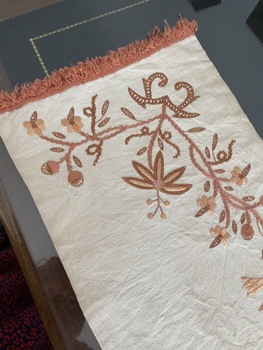 Napron - em Bordados de Castelo Branco