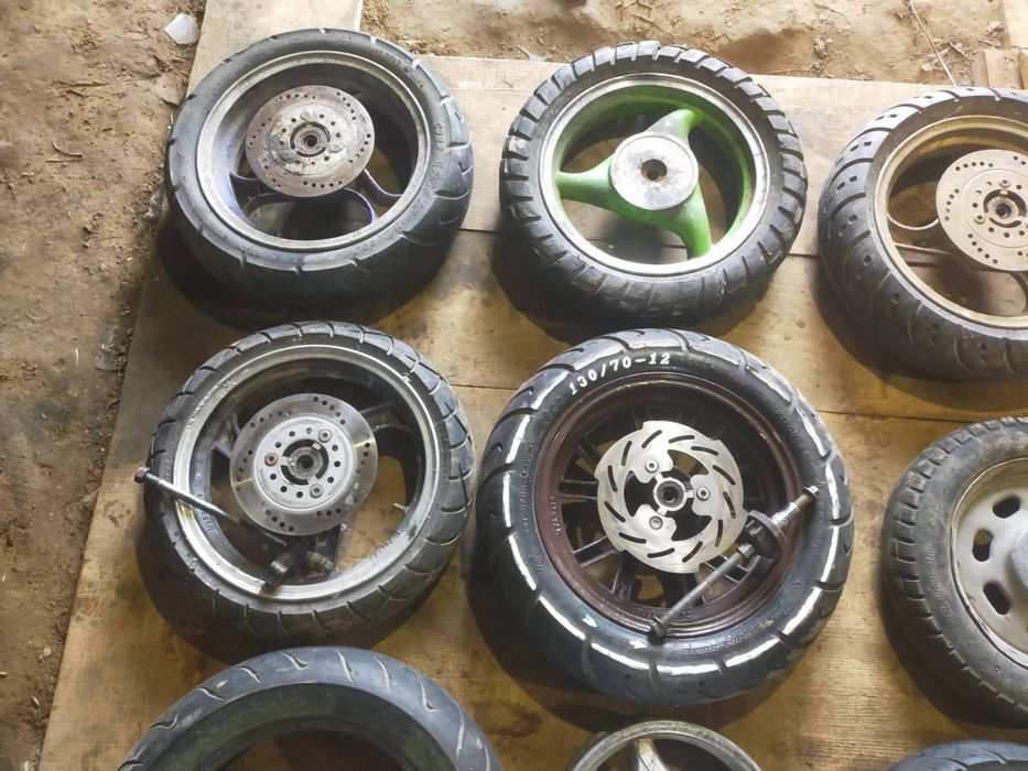 Колеса на скутер, тачку розмір r10 та r12. . Шини , диски . Розборка .