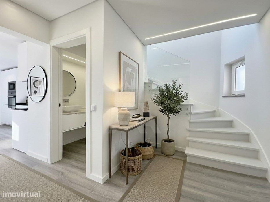 Moradia T3 Totalmente Renovada em Alcabideche