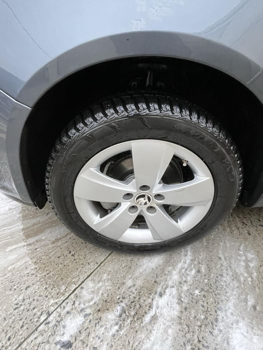 Фабія 2 1.6 бензин