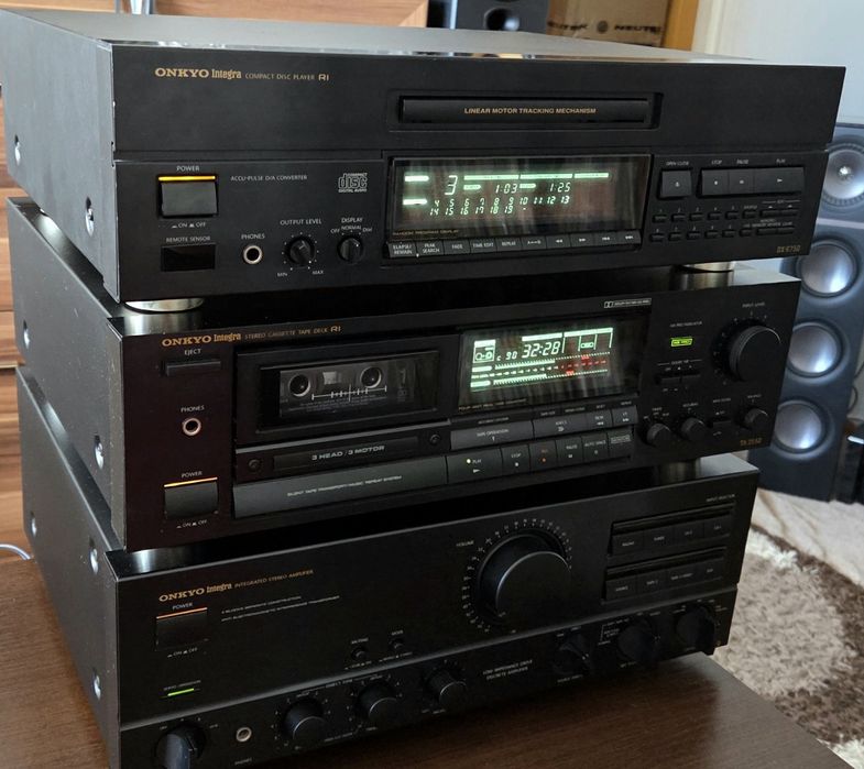 Onkyo integra A-8670,TA-2550,DX-6750,pilot